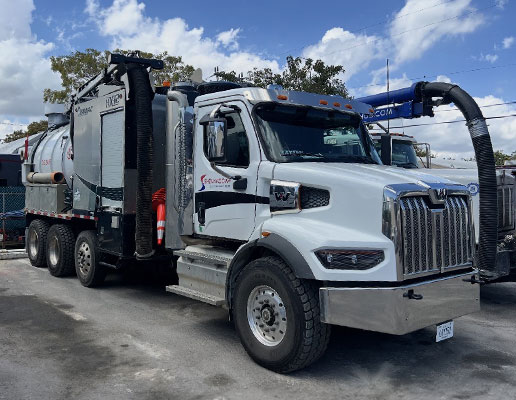 Hydroexcavation truck